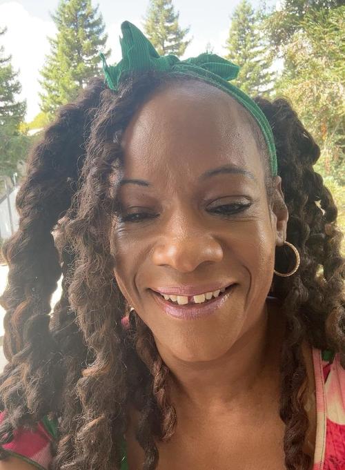DONNA ELAYNE G.
